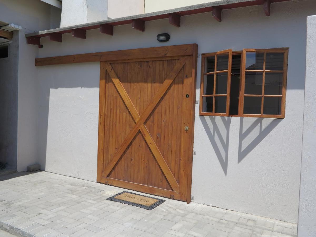 Eazy Sleep Accommodation Swakopmund Buitenkant foto
